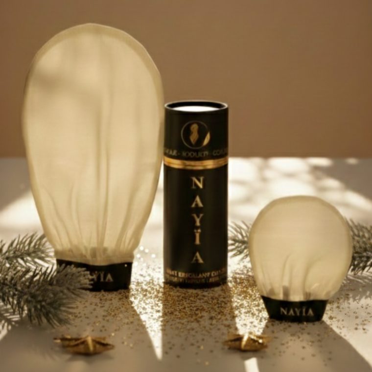 Le duo Nayïa réunit le gant visage et le gant corps en soie de mûrier