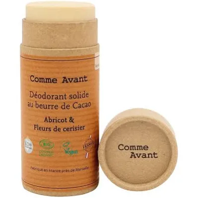 Déodorant solide Comme Avant présenté dans un tube en carton recyclable.